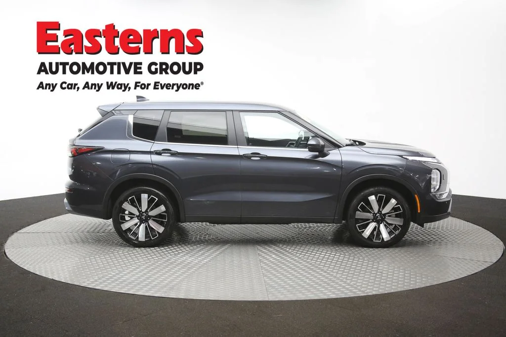Used 2025 Gray Mitsubishi SE image 40