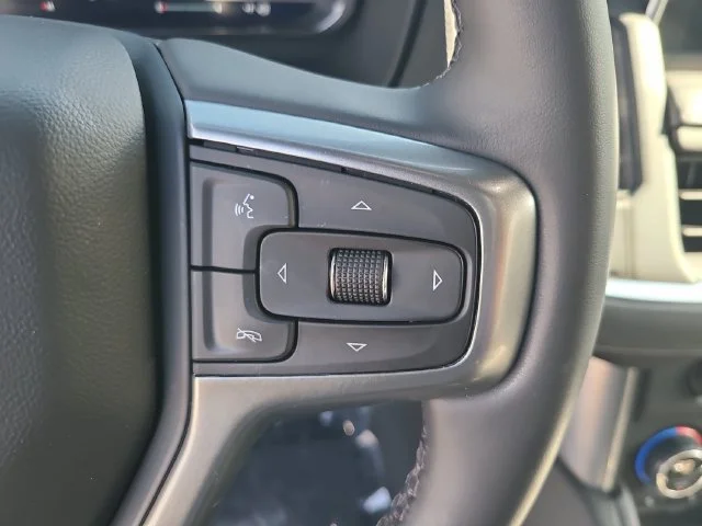 Used 2023 SUMMIT WHITE Chevrolet LT image 30