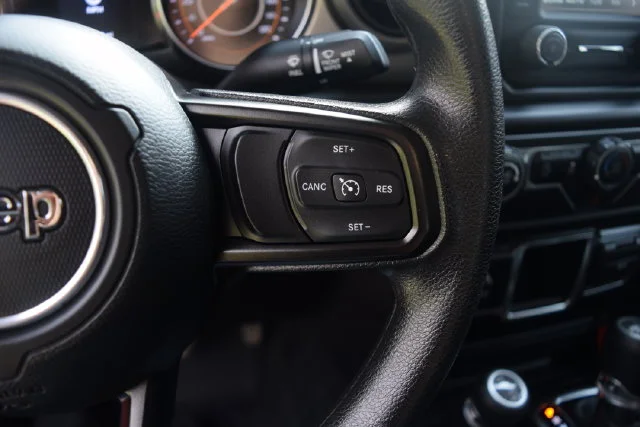 Used 2019 Red Jeep Sport image 5