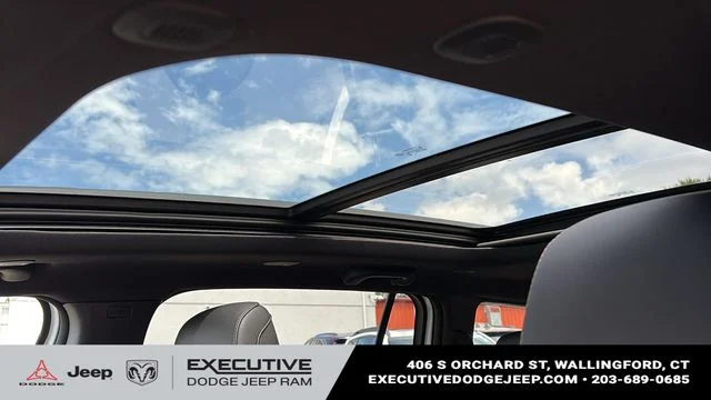 New 2026 Bright White Clear-Coat Exterior Paint Jeep Limited image 11