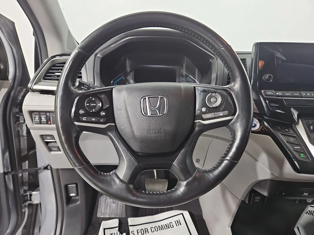 Used 2018 Pacific Pewter Metallic Honda Elite image 14