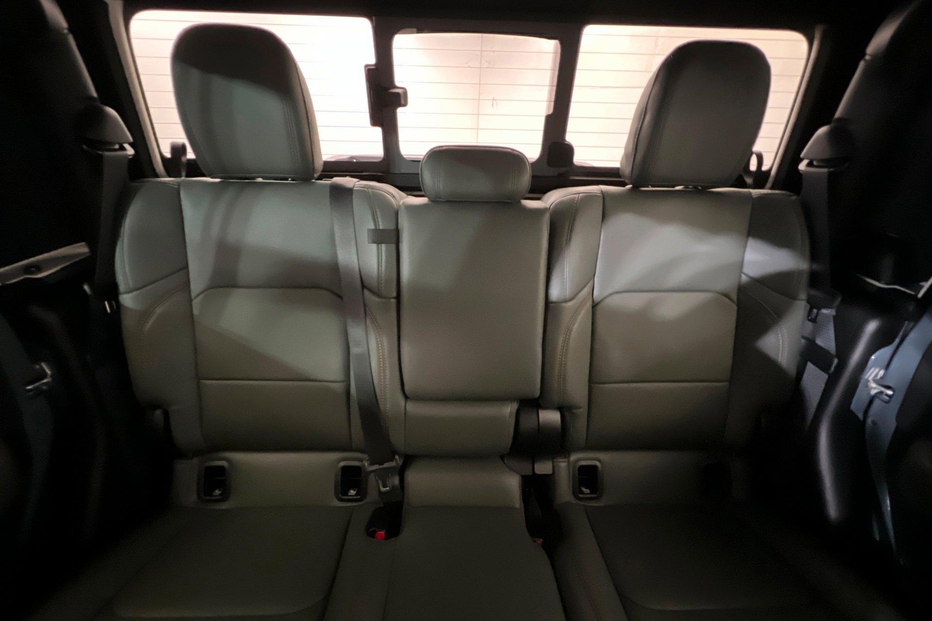New 2026 Anvil Clear-Coat Exterior Paint Jeep Mojave X image 25
