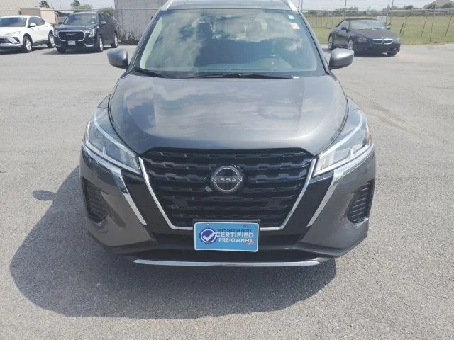 Used 2024 Gray Nissan SV image 2