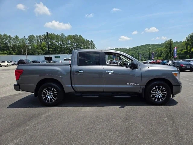 Used 2021 Gray Nissan SV image 9