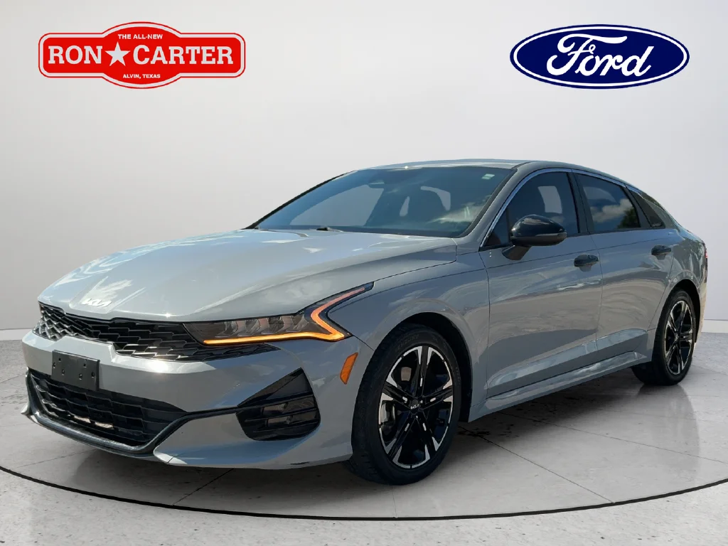 Used 2022 Gray Kia GT-Line image 3