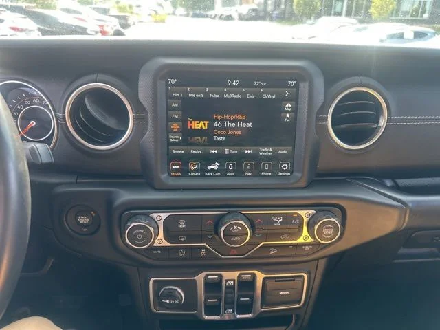 Used 2018 White Jeep Unlimited Sahara image 26