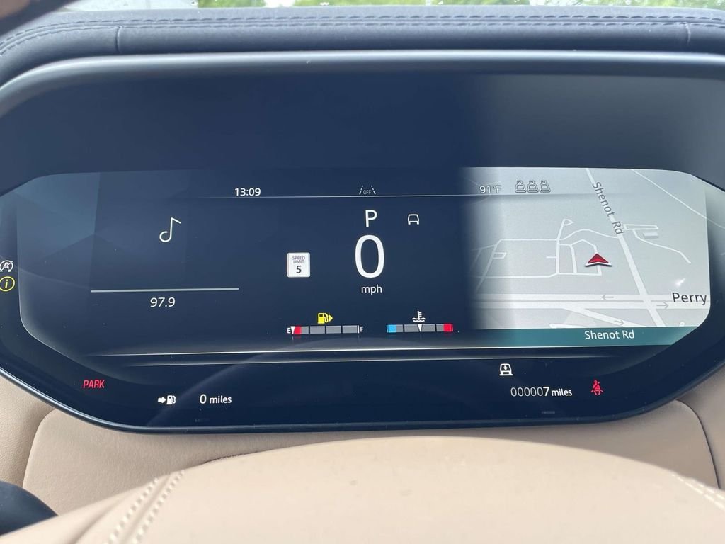 New 2026 Varesine Blue Land Rover Dynamic SE image 39