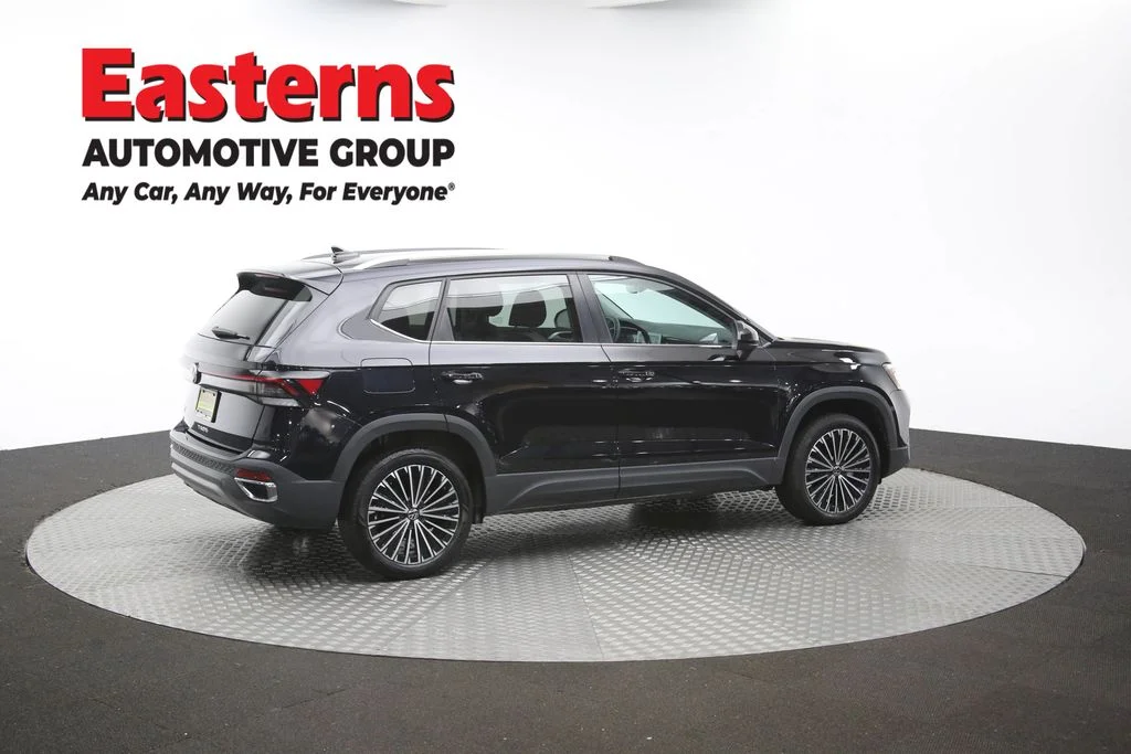 Used 2025 Black Volkswagen 1.5T SE image 41