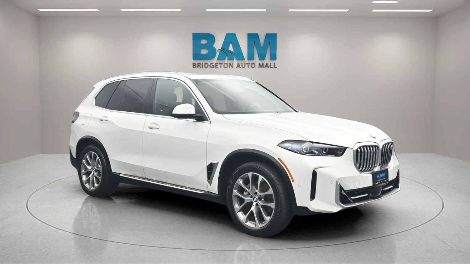 Used 2026 White BMW xDrive40i image 1