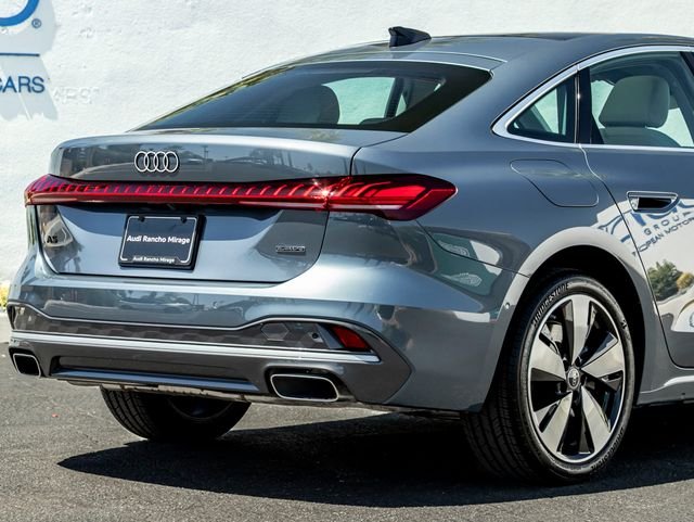 Used 2025 Horizon Blue Metallic Audi  image 7