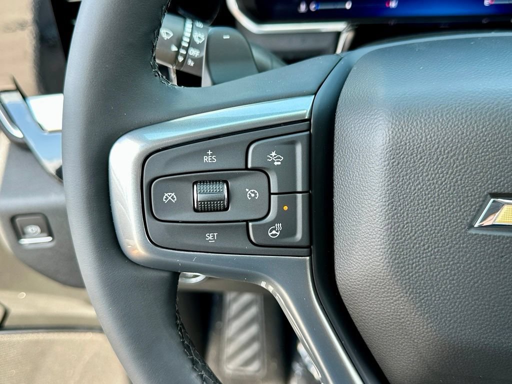 New 2026 Summit White Chevrolet LT image 32