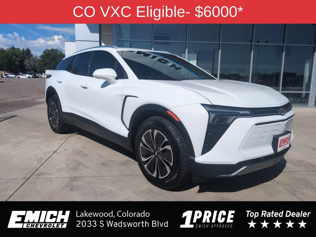 Used 2024 Summit White Chevrolet LT image 7