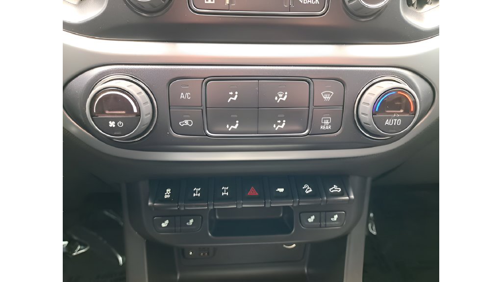 2022 Chevrolet Colorado ZR2 - Photo 19