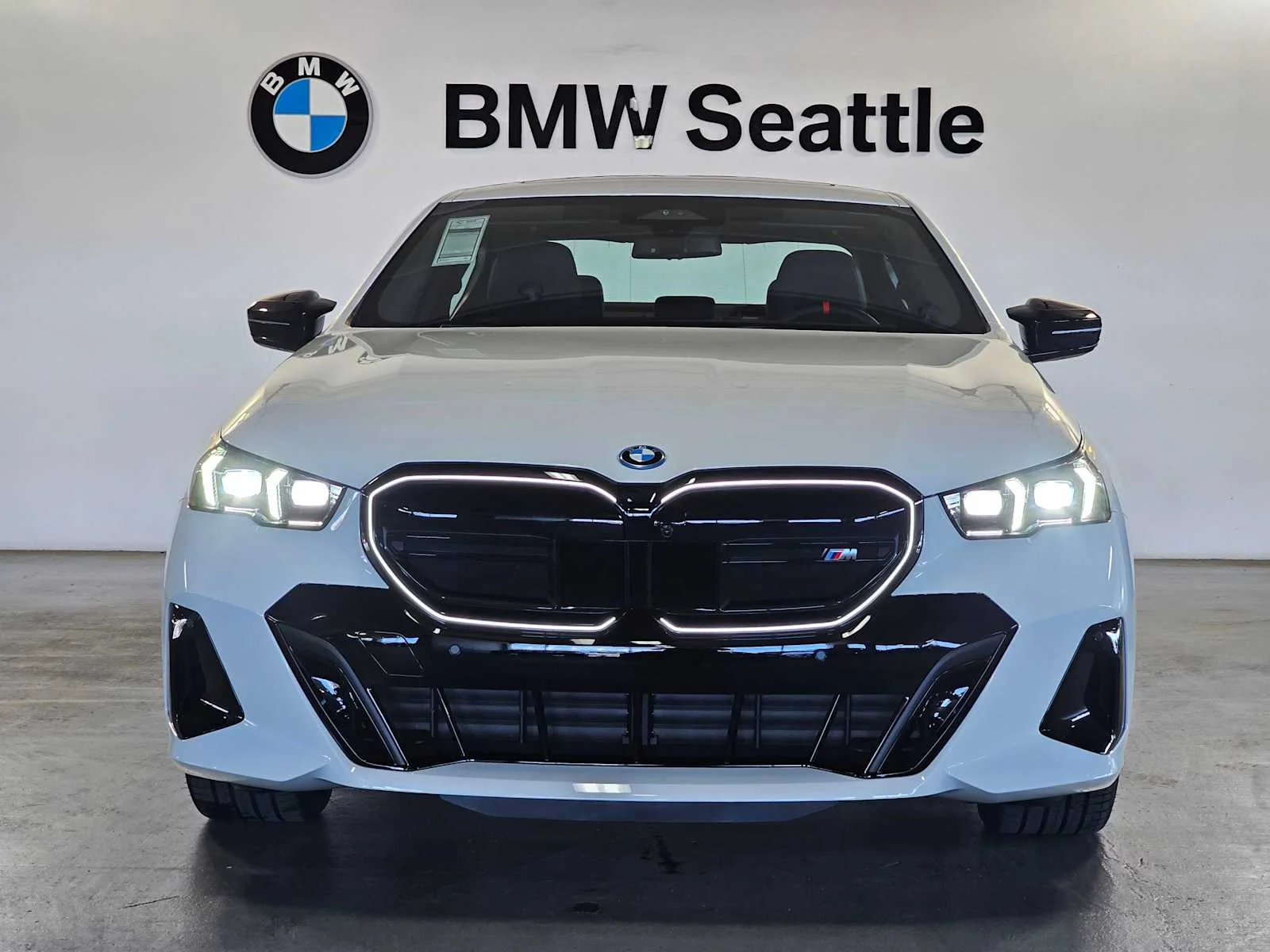 New 2026 Alpine White BMW M60 image 38