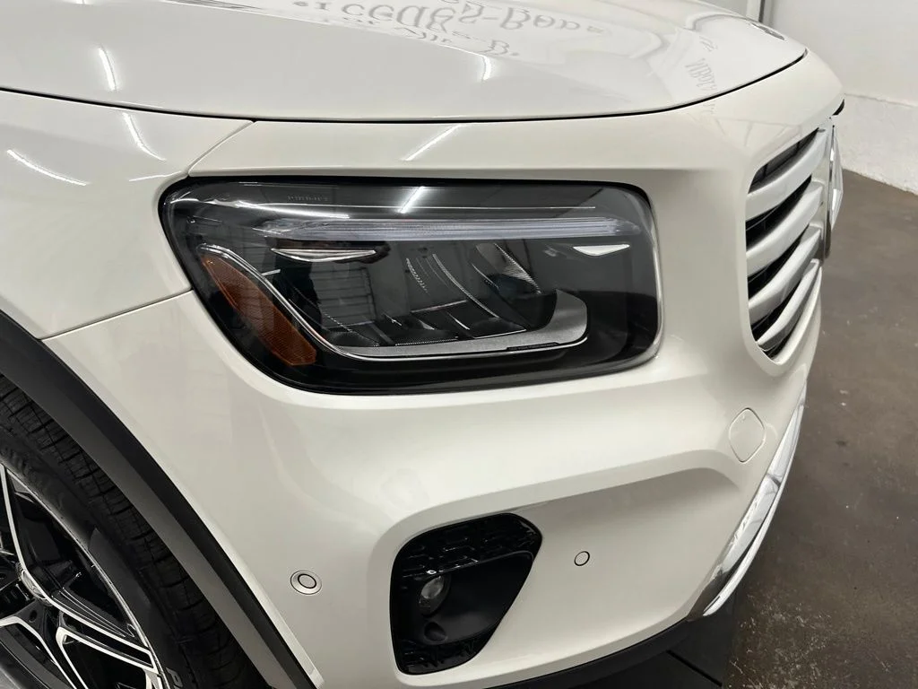 New 2026 White Mercedes-Benz GLB 250 image 10