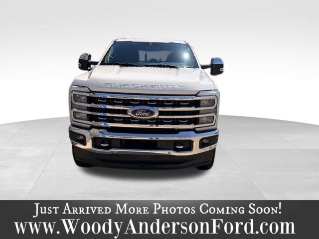 Used 2023 Star White Ford Lariat image 3