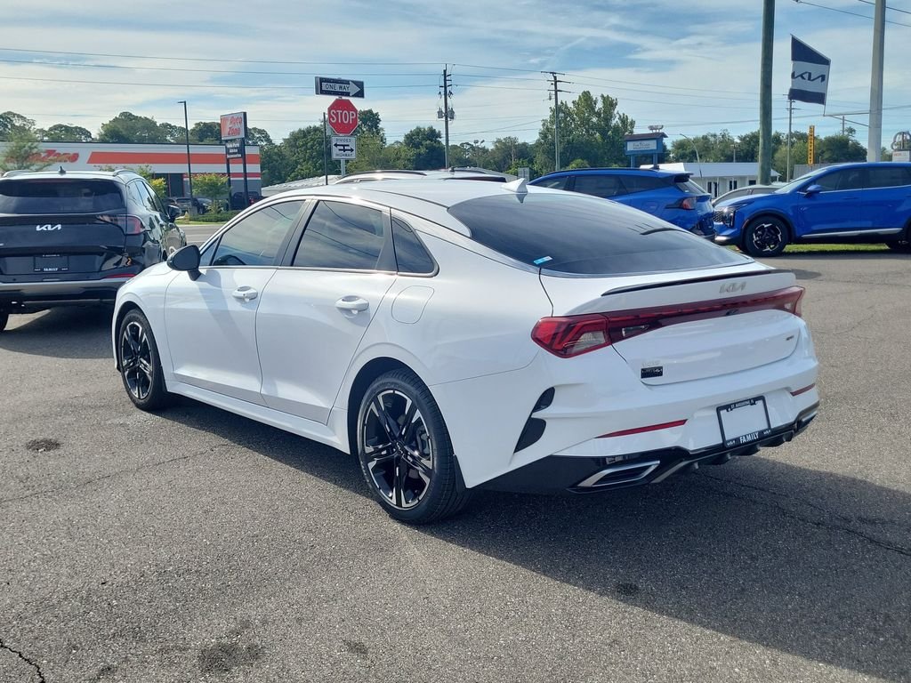 Used 2024 White Kia GT-Line image 4