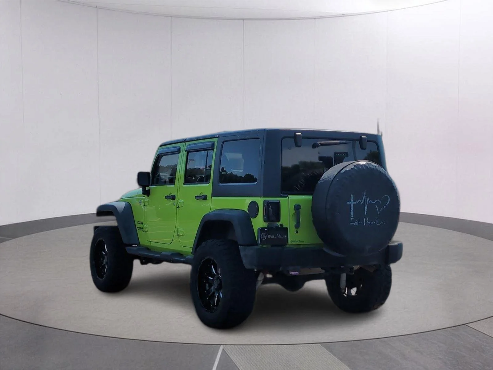 Used 2013 Gecko Pearl Jeep Sport image 3