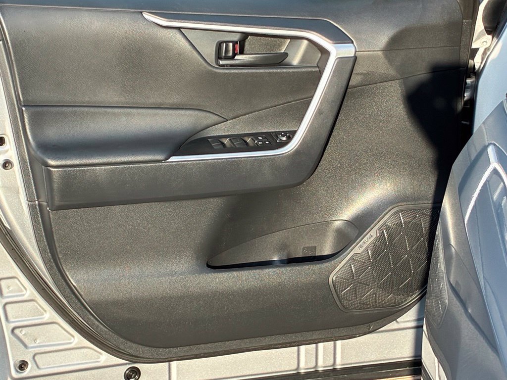 Used 2025 Silver Toyota LE image 18