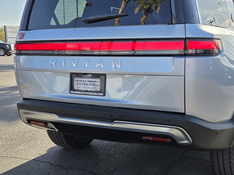 Used 2024  Rivian Adventure image 6
