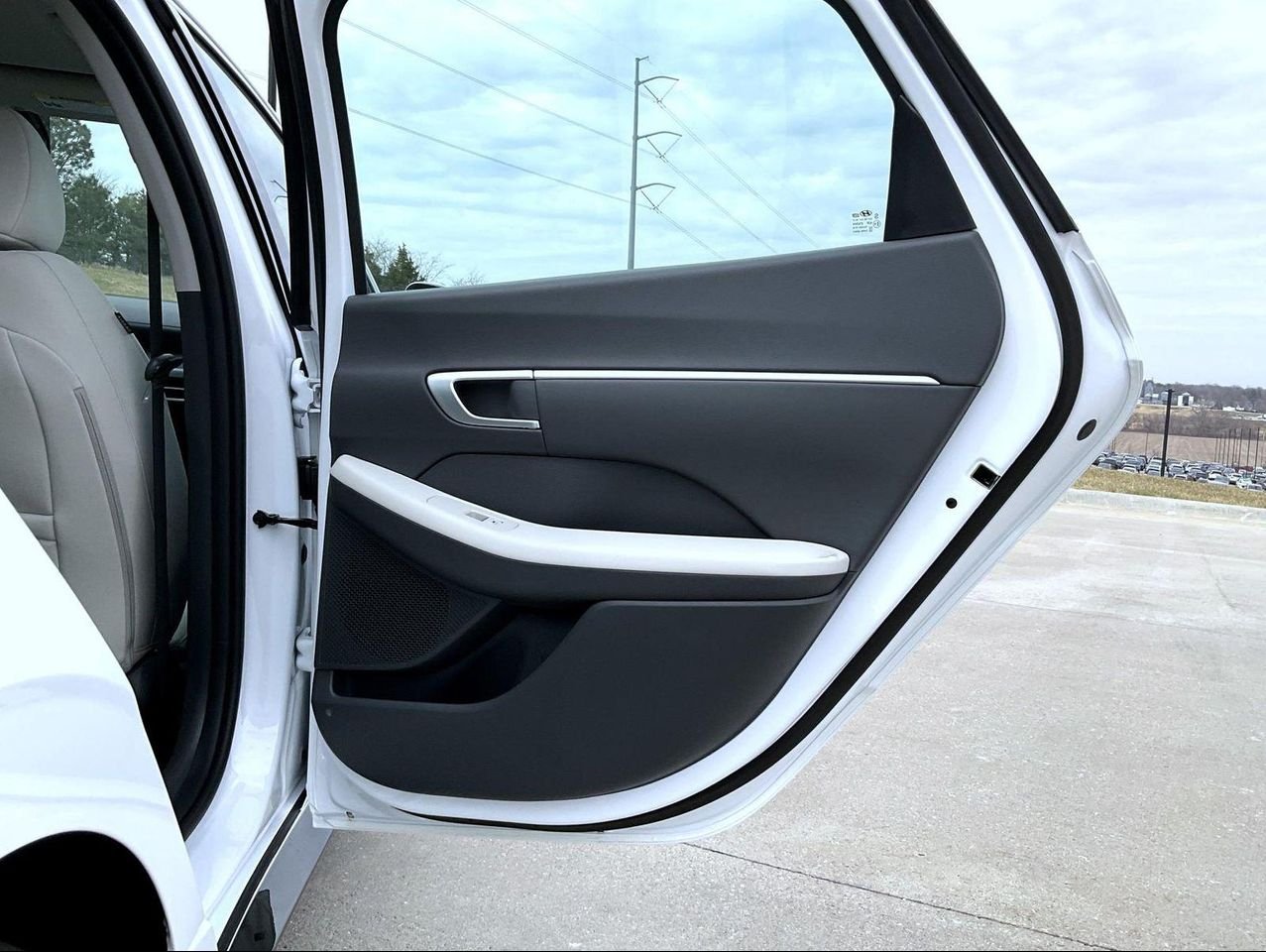 New 2026 White Hyundai SEL Sport image 18