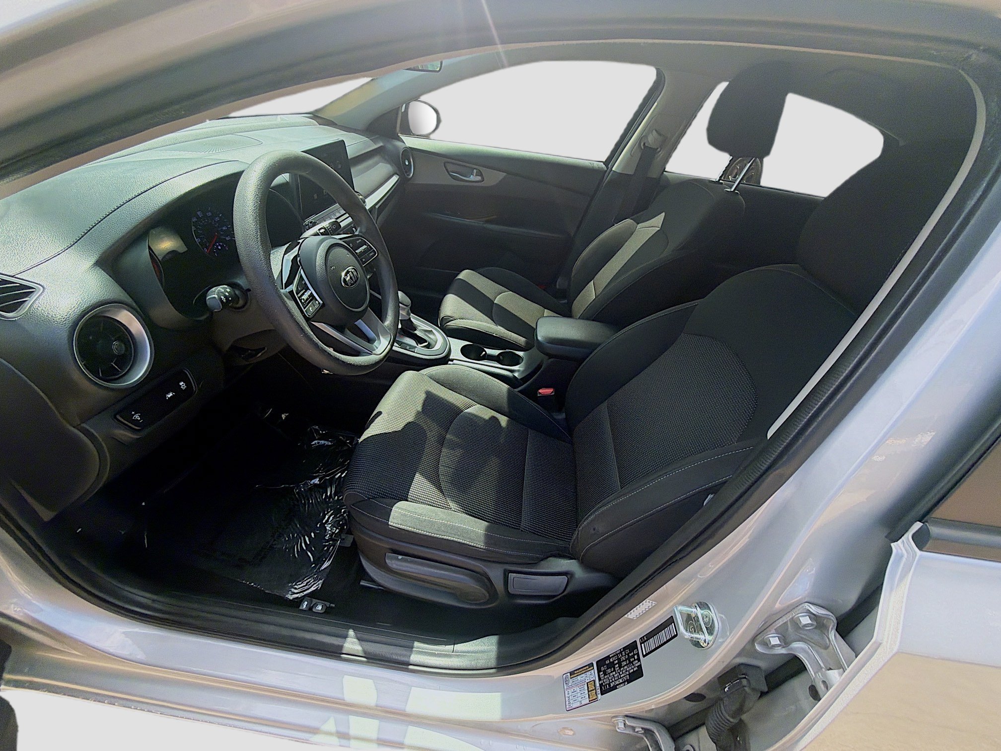 Used 2021 Silky Silver Kia LXS image 16
