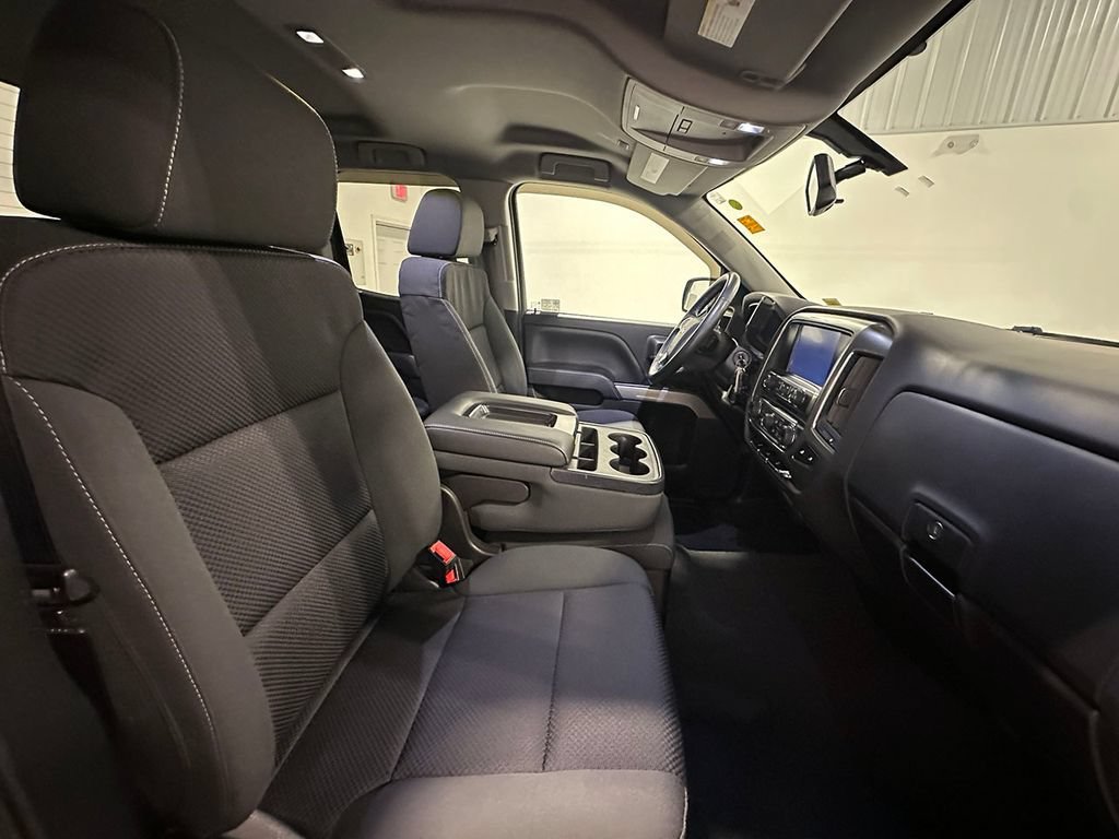 Used 2019 SILVER ICE METALLIC Chevrolet LT image 29