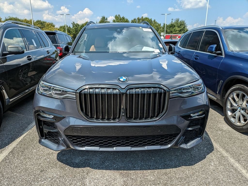 Used 2022 Gray BMW xDrive40i image 2