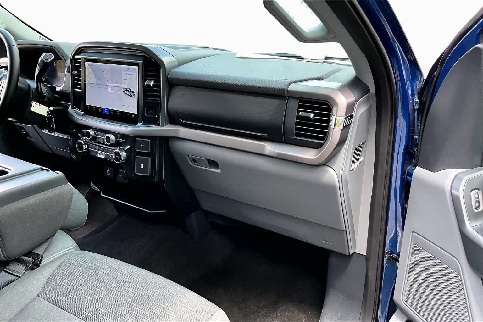 Used 2025 Atlas Blue Ford XLT image 18