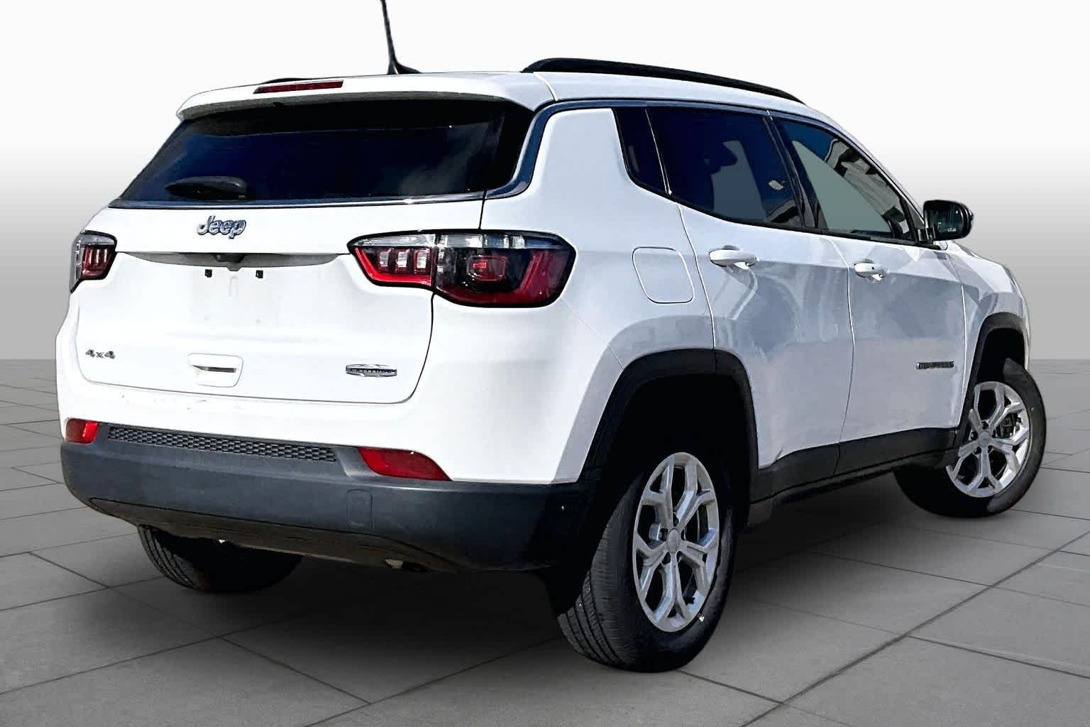 Used 2024 Bright White Clearcoat Jeep Latitude image 13