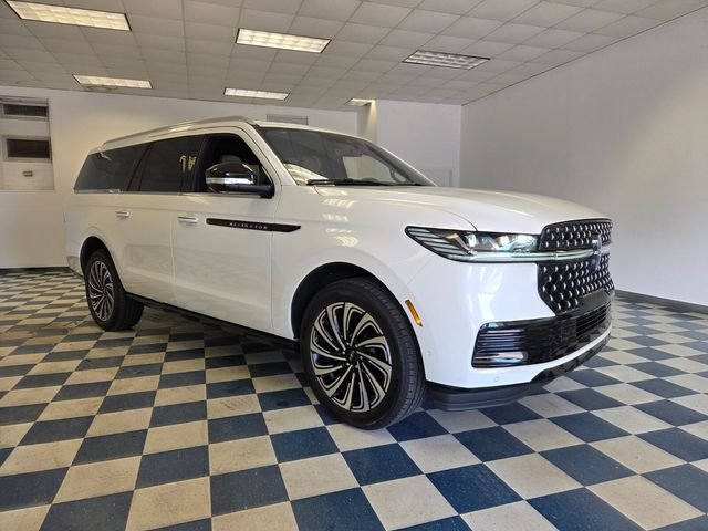 Used 2025 White Lincoln Black Label image 1