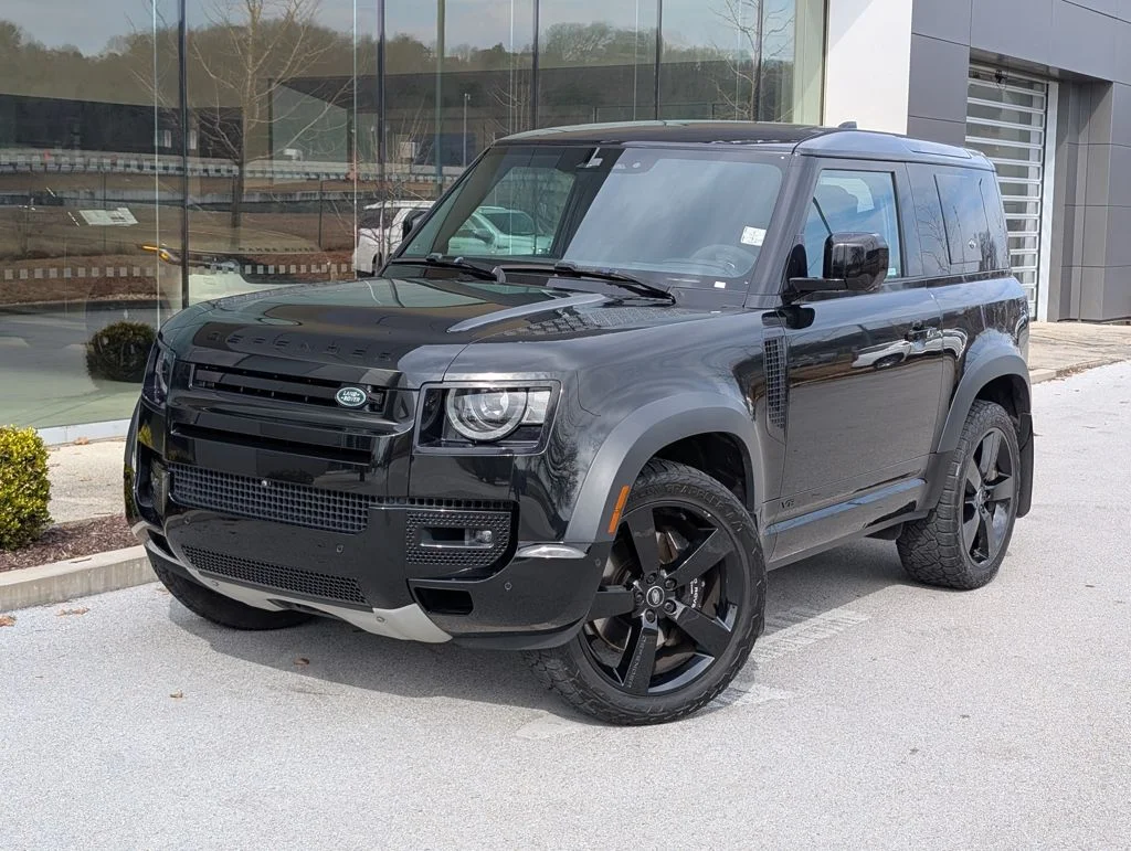 2023 Land Rover Defender V8's photo