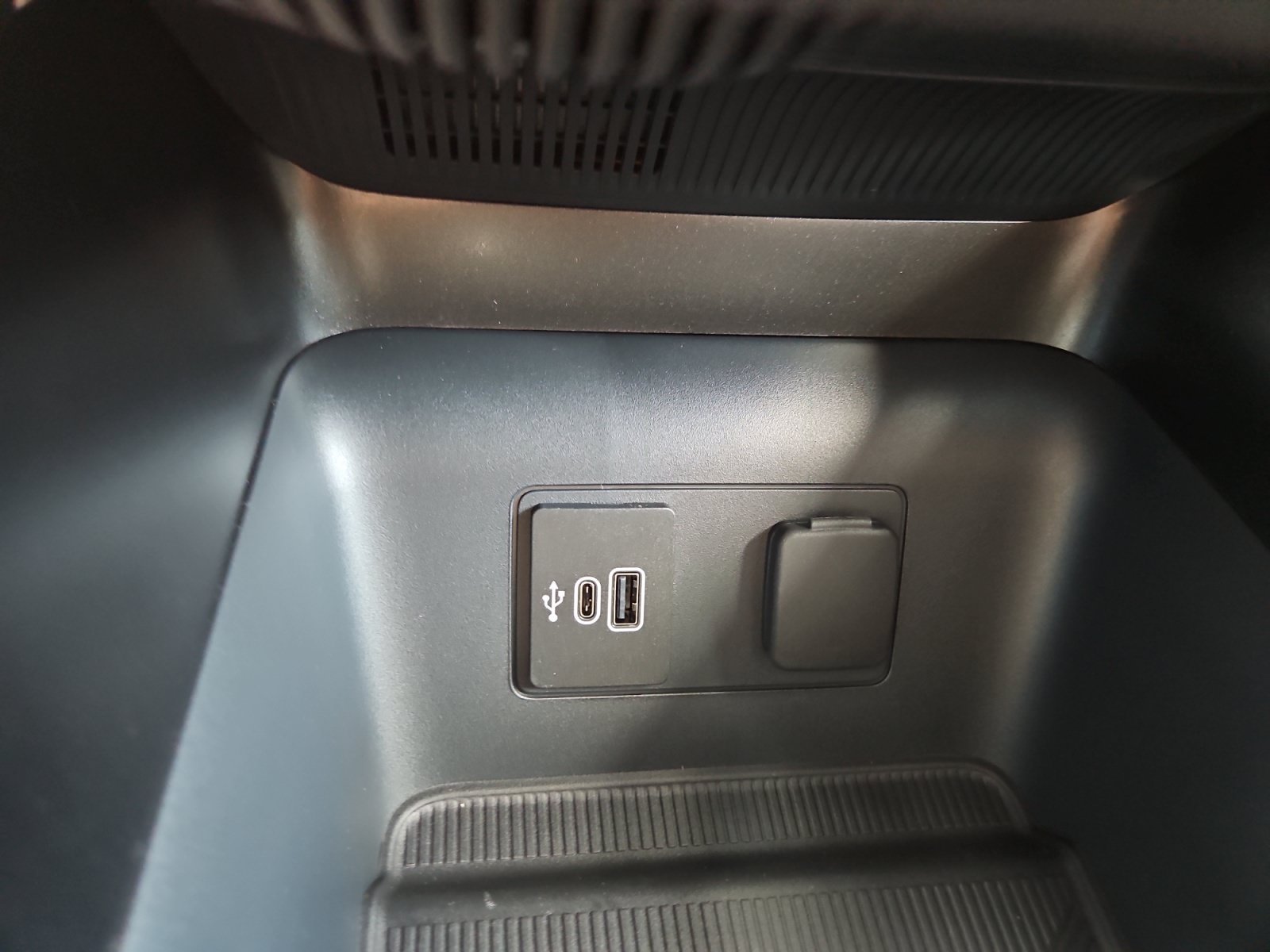 New 2026 Vapor Blue Metallic Ford Tremor® image 19