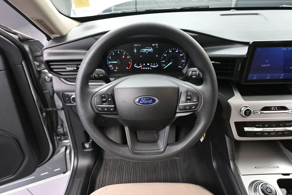 Used 2022 Silver Ford Base image 25