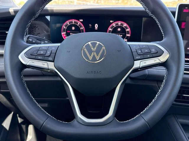 New 2026 Deep Black Pearl Volkswagen 2.0T SE image 30