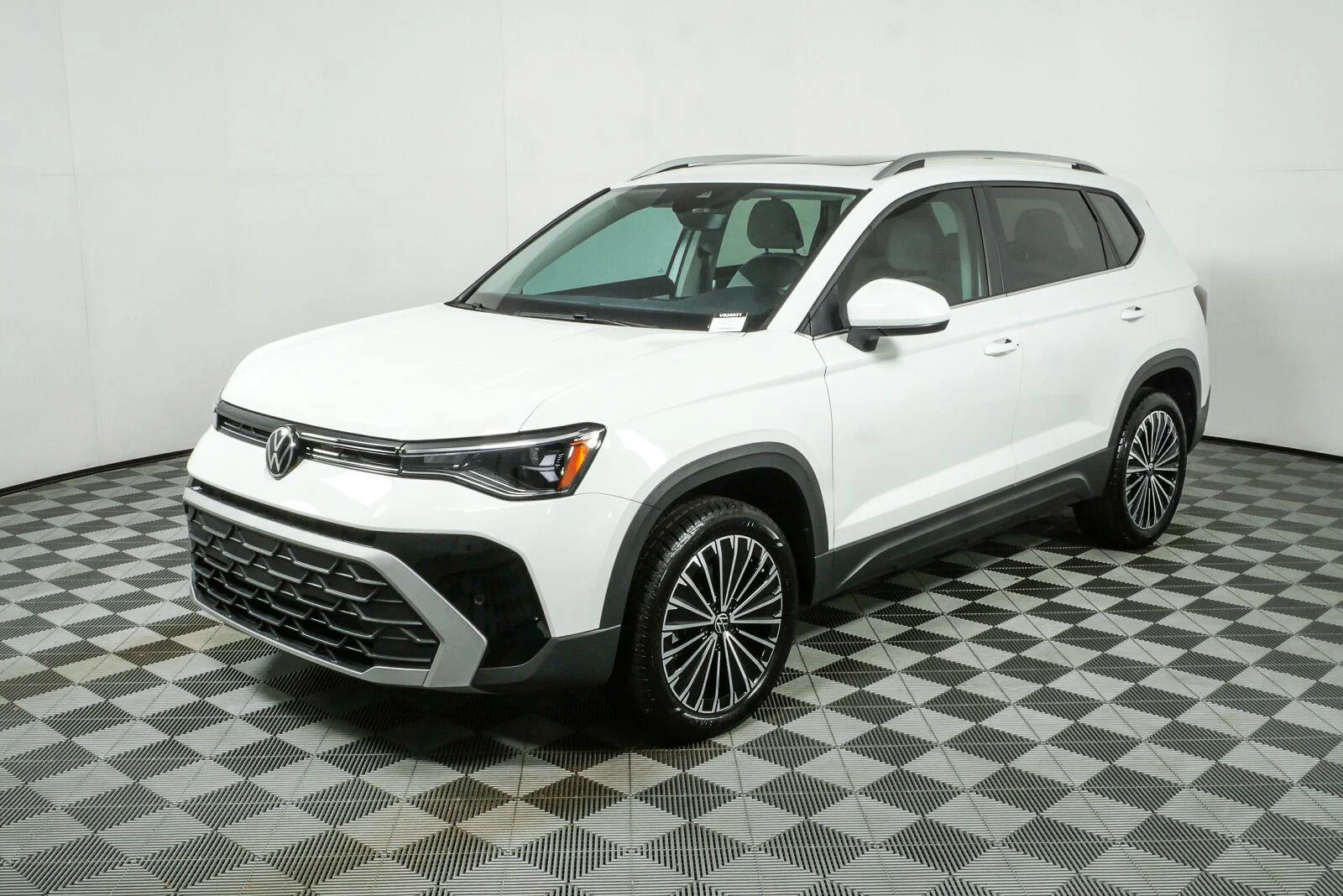 New 2026 Pure White Volkswagen SE image 26