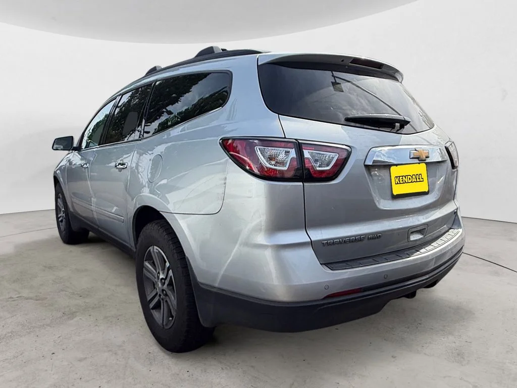 Used 2017 Chevrolet Traverse 2LT with VIN 1GNKVHKD4HJ333100 for sale in Vancouver, WA