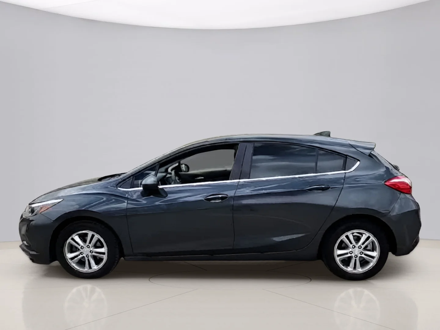 Used 2017 Gray Chevrolet LT image 4