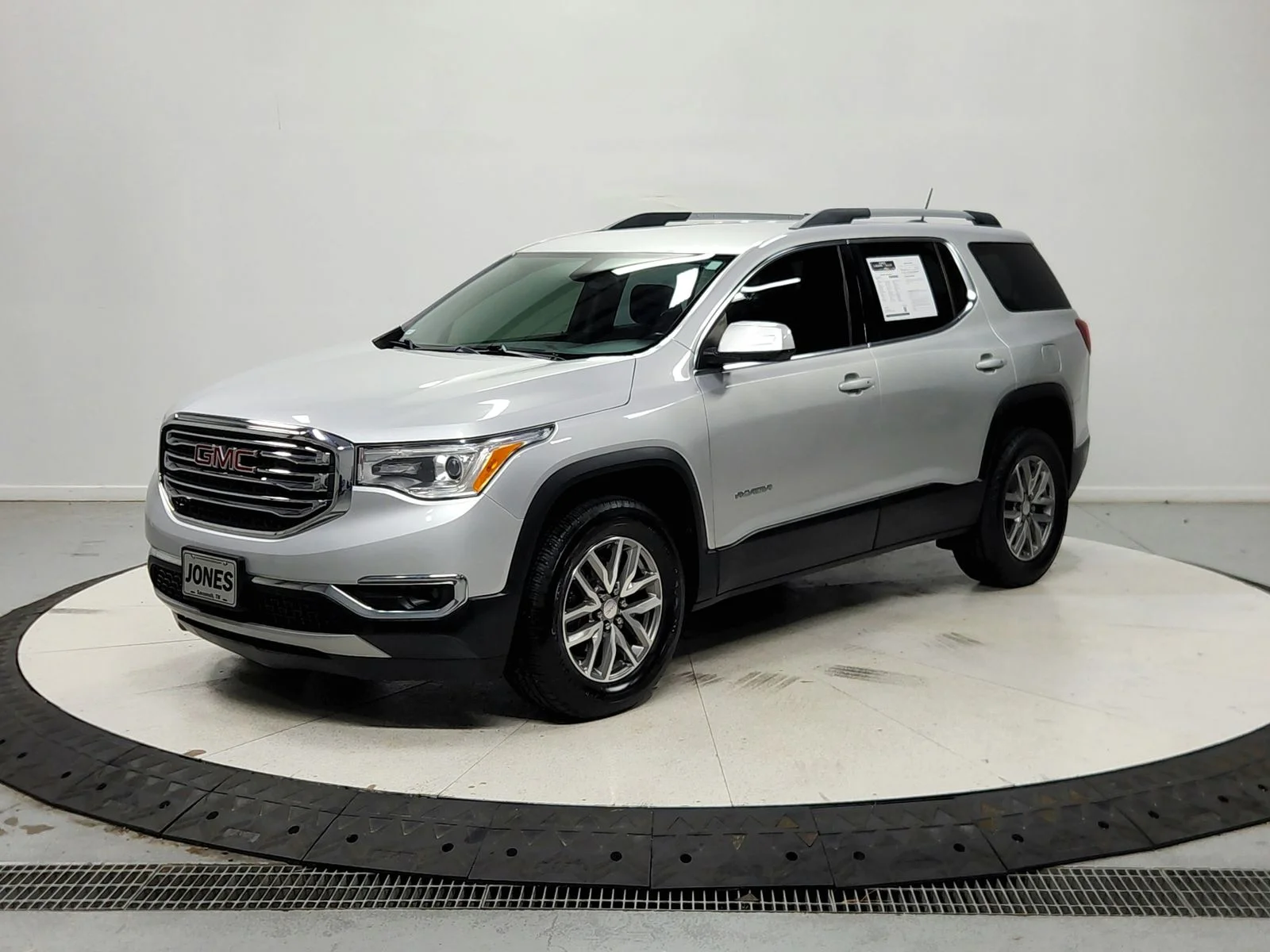 Used 2018 Silver GMC SLE-2 image 4