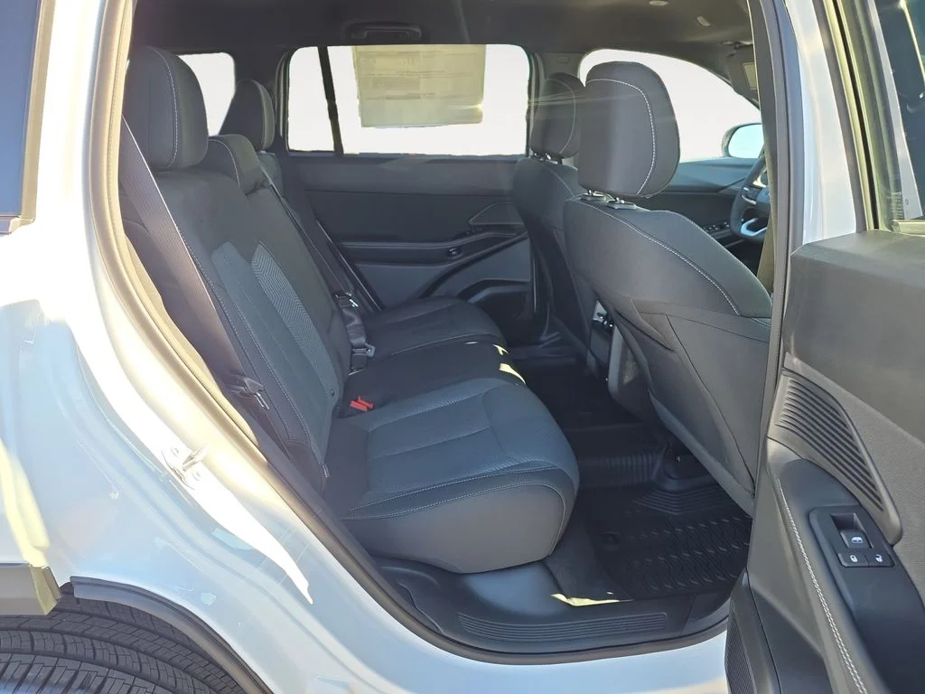 New 2026 Bright White Clearcoat Jeep Laredo image 12
