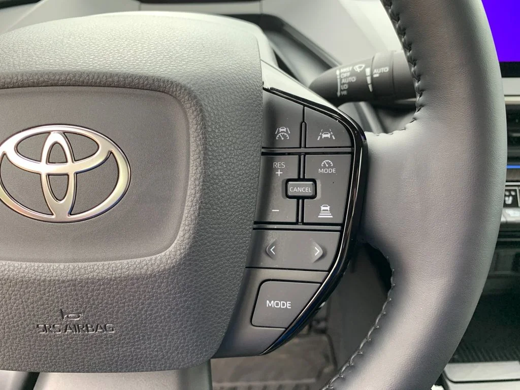 Used 2025 Red Toyota Limited image 30