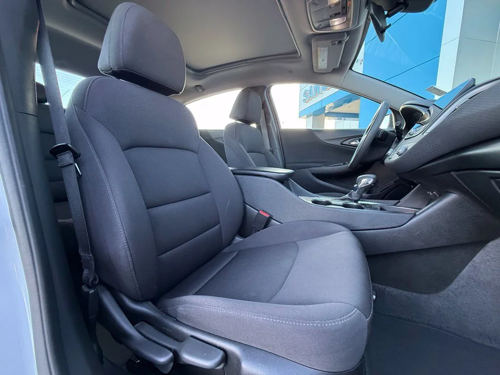 Used 2024 Summit White Chevrolet 1LT image 15
