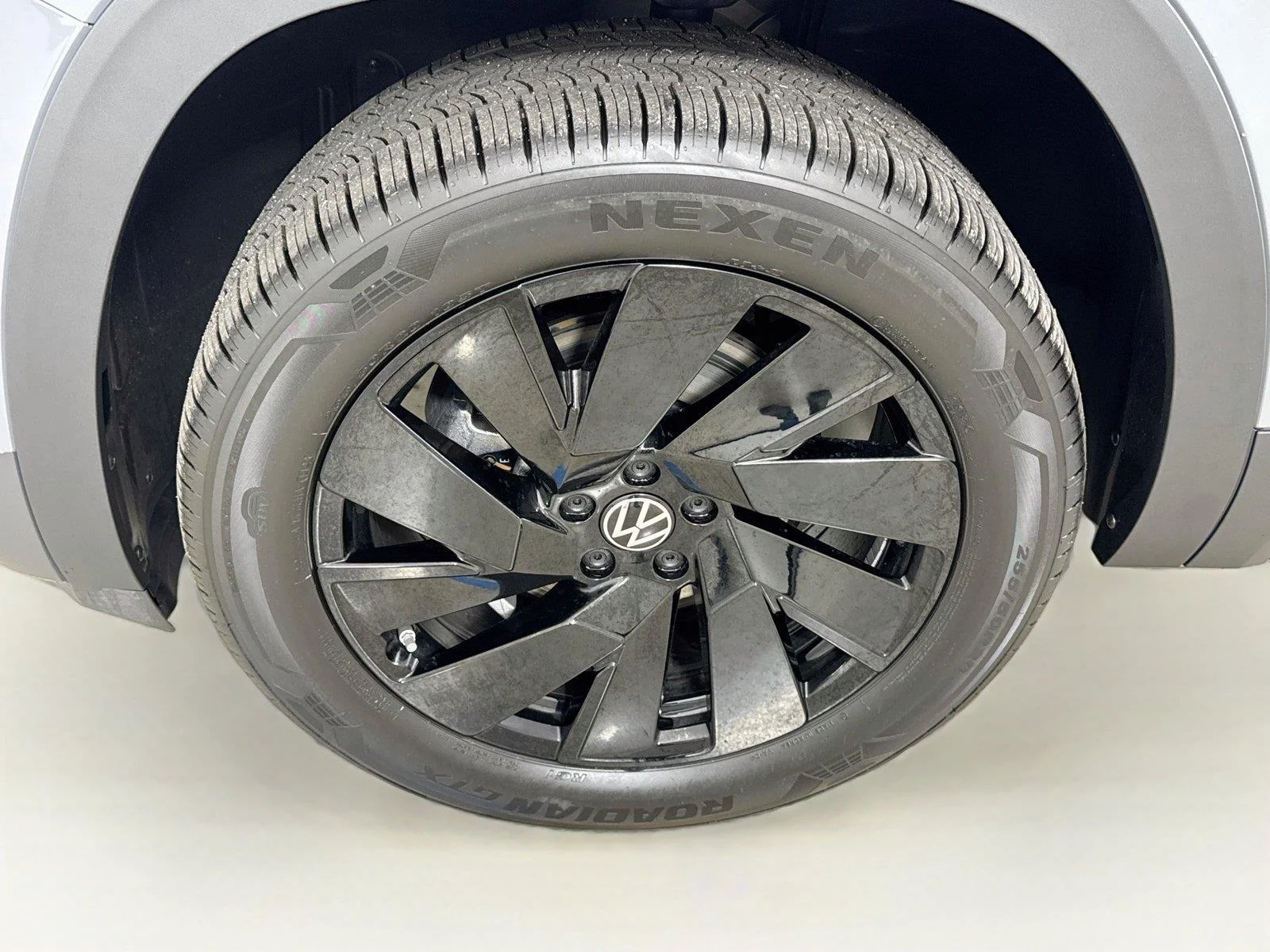 New 2026 Pure Gray Volkswagen 2.0T SE w/Technology image 32