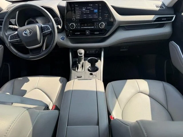 Used 2022 Gray Toyota XLE image 10