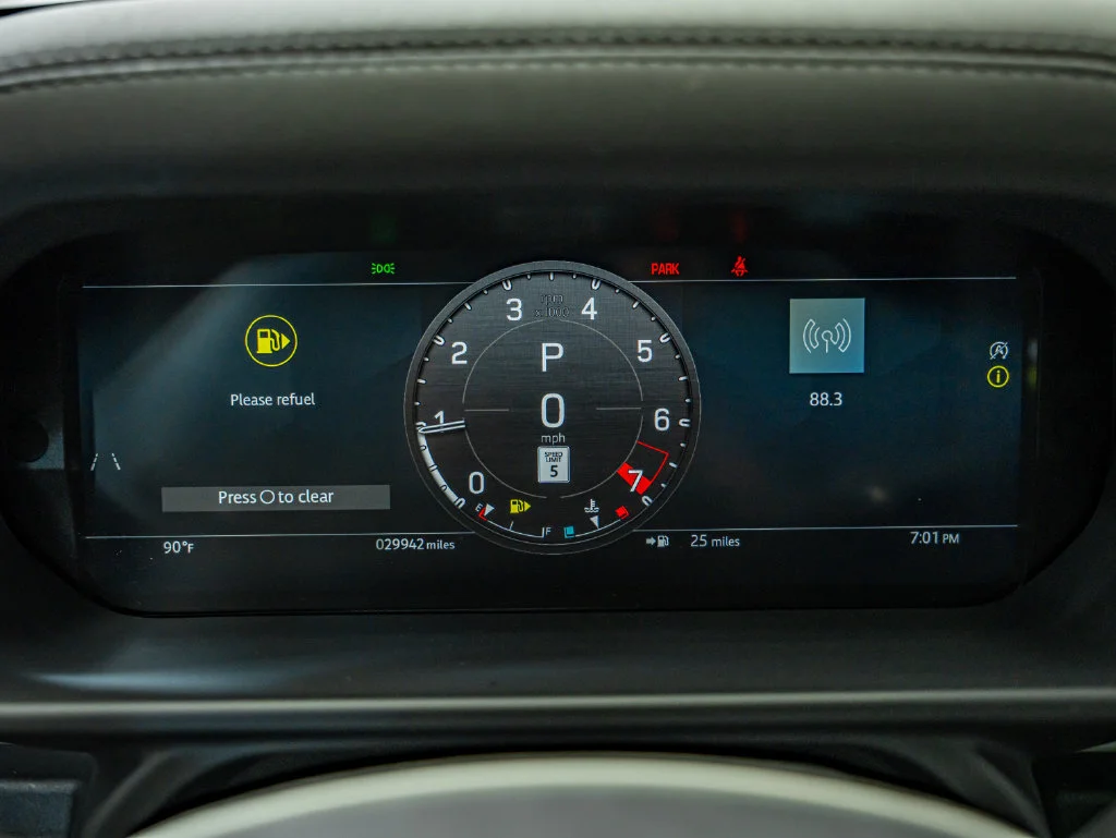 Used 2024 Gray Land Rover S image 29