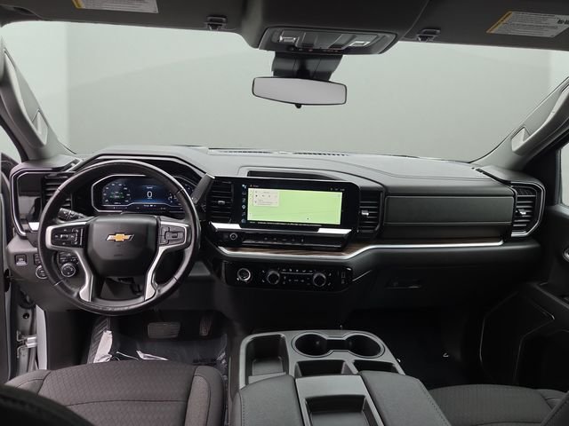 Used 2022 Silver Ice Metallic Chevrolet LT image 2