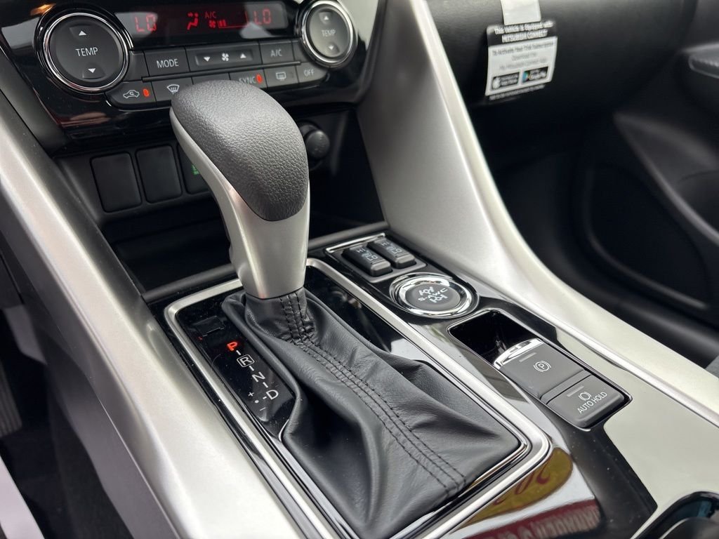 2024 Mitsubishi Eclipse Cross SE - Photo 18