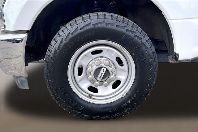 Used 2017 White Ford XL image 6