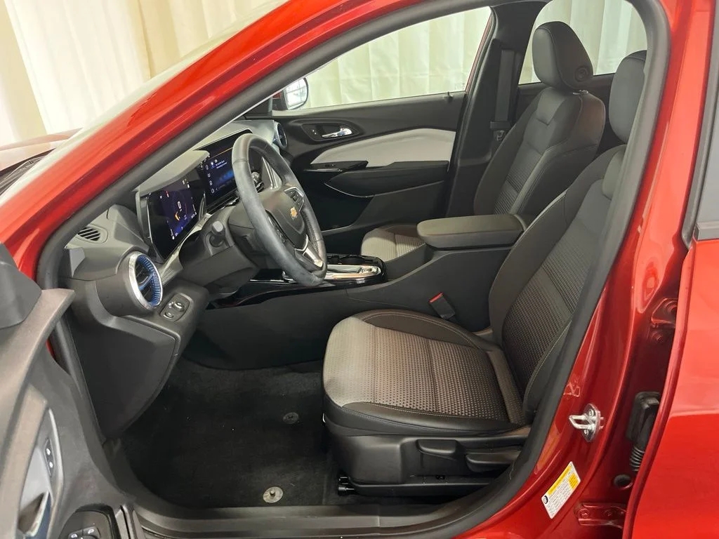 Used 2024 Orange Metallic Chevrolet LT image 3