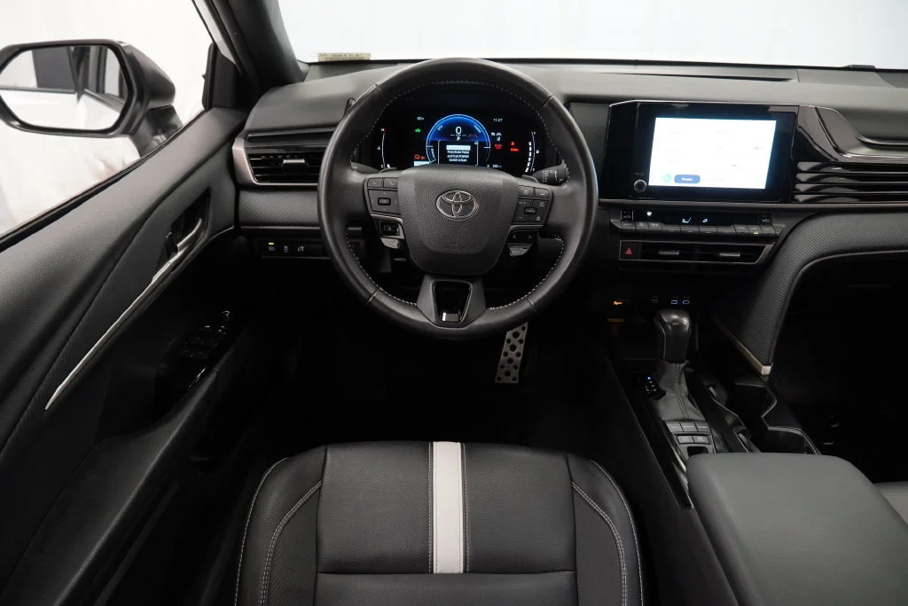 Used 2025 White Toyota SE image 9